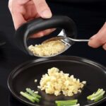 Mince Master Garlic Press - Image 3