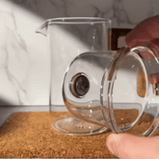 sakura_kinetic_glass_teapot_kooihaus.com_4