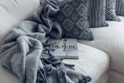 fleece vs woven blankets kooihaus.com